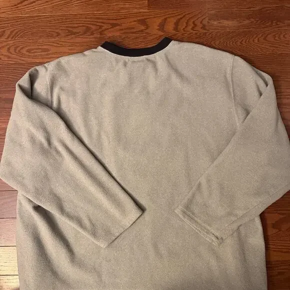 Vintage  Y2K Disney Store Exclusive Long Sleeve Crew Neck Size XL - Picture 6 of 6